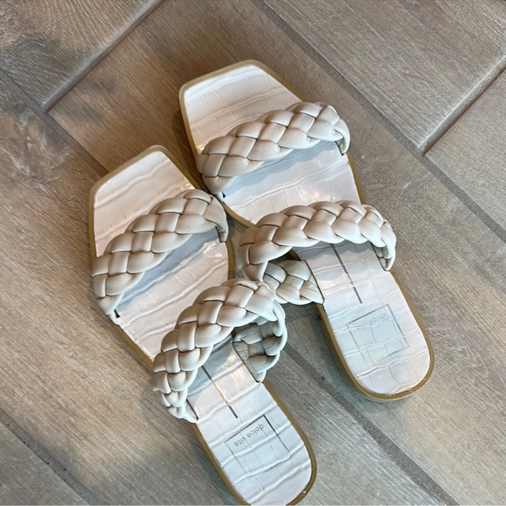 Dolce Vita Indy Braided Flat White Sandal Size 7